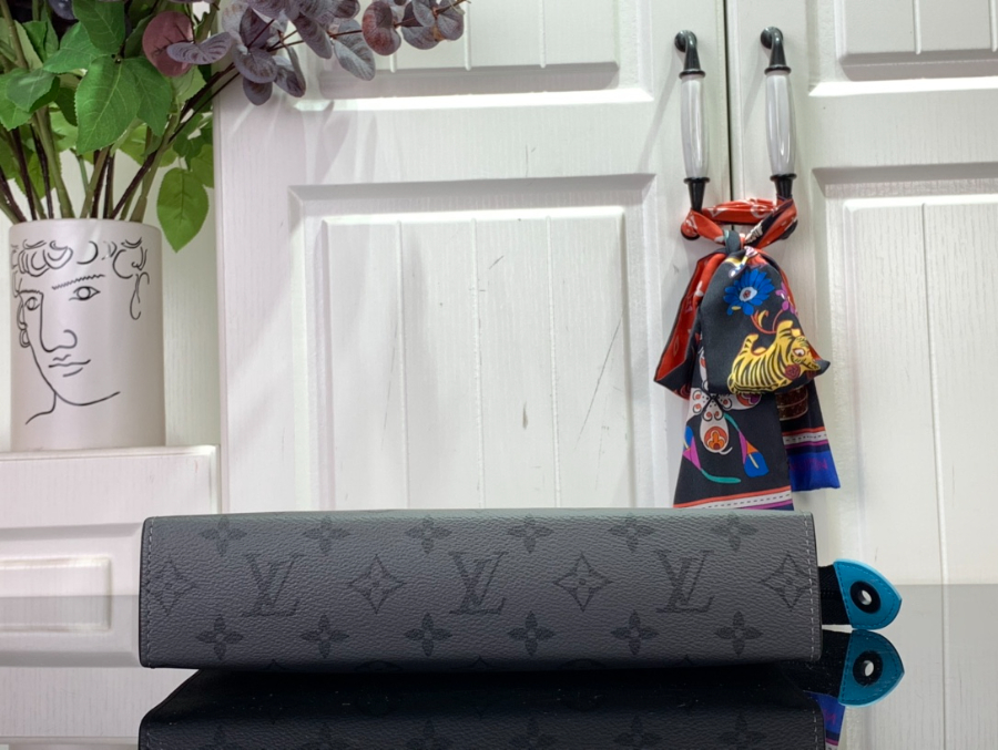 이비통 포쉐트 보야주 파우치 M11466 27216cm 블루5.jpg