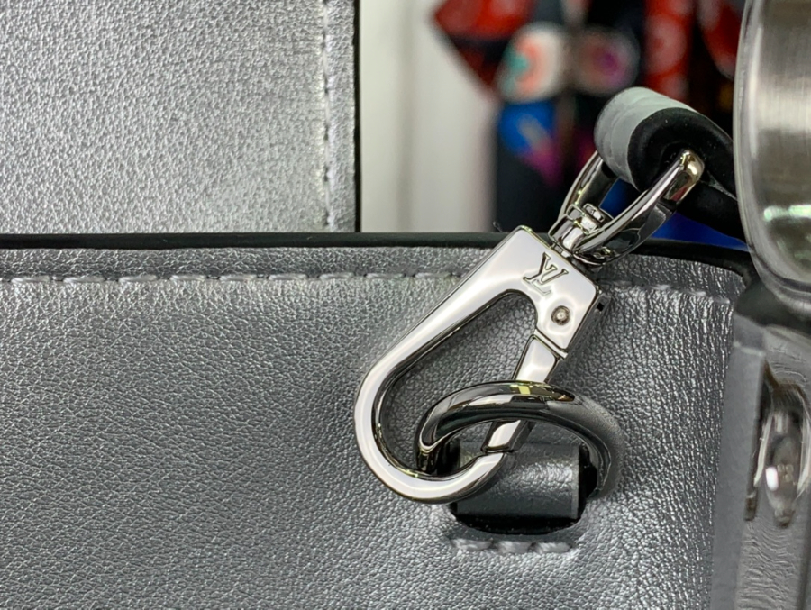 루이비통 카퓌신 BB 숄더백 N92175 4886 은색 사이즈16.jpg