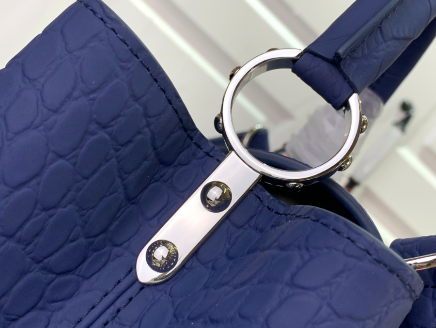 루이비통 카퓌신 핸드백 블루 M48865 27189cm8.jpg