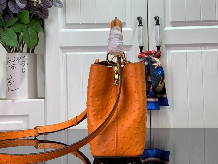 루이비통 타조 가죽 숄더백 M94227 48865 1사이즈 오랜지3.jpg