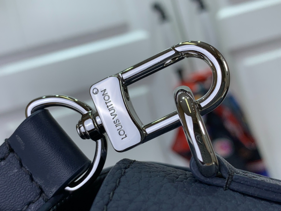 루이비통 패스트라인 웨어러블 월렛 M82085 17.3127cm 네이비6.jpg