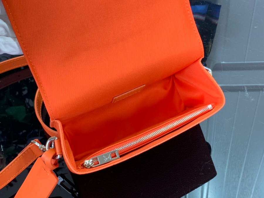 루이비통 패스트라인 웨어러블 월렛 M82085 17.3127cm 오렌지5.jpg
