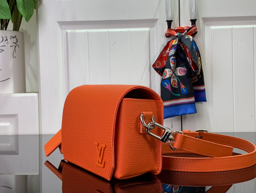 루이비통 패스트라인 웨어러블 월렛 M82085 17.3127cm 오렌지3.jpg