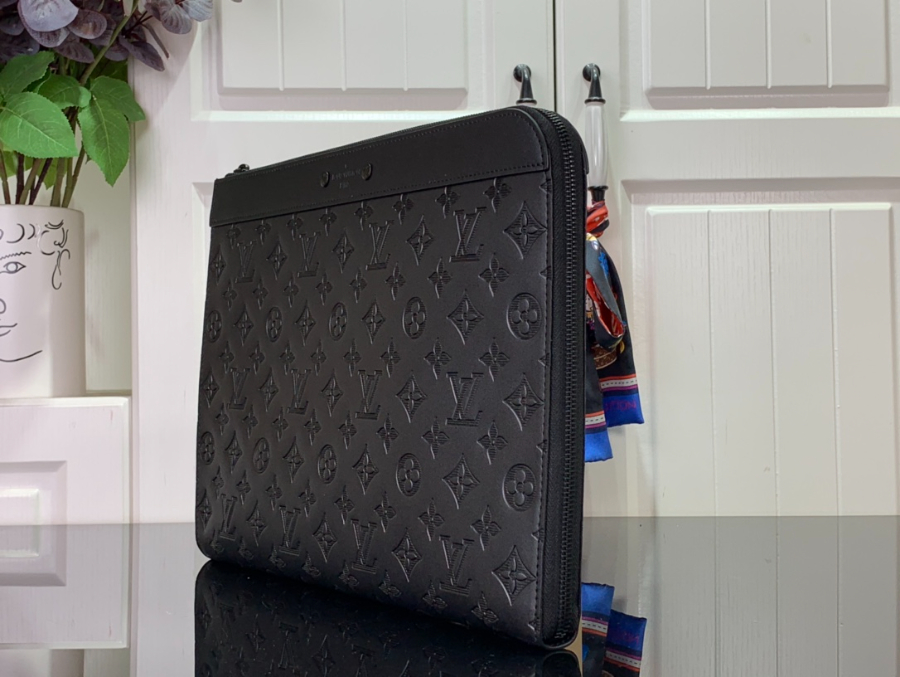 루이비통 포쉐트 주르 모노그램 섀도우 블랙 M82080 35252.8cm3.jpg