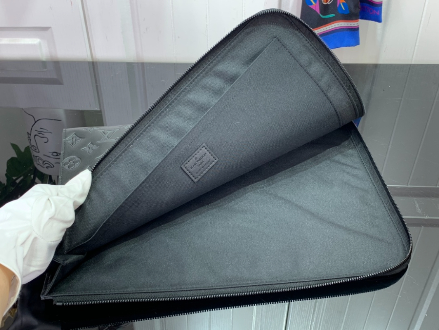 루이비통 포쉐트 주르 모노그램 섀도우 블랙 M82080 35252.8cm7.jpg