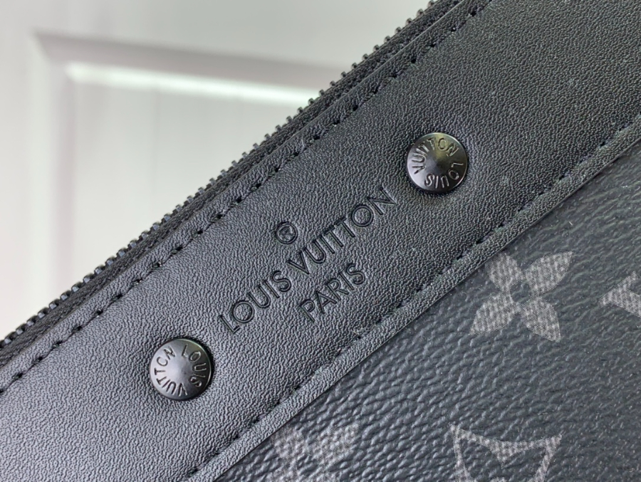 루이비통 포쉐트 주르 모노그램 이클립스 M82074 35252.8cm6.jpg