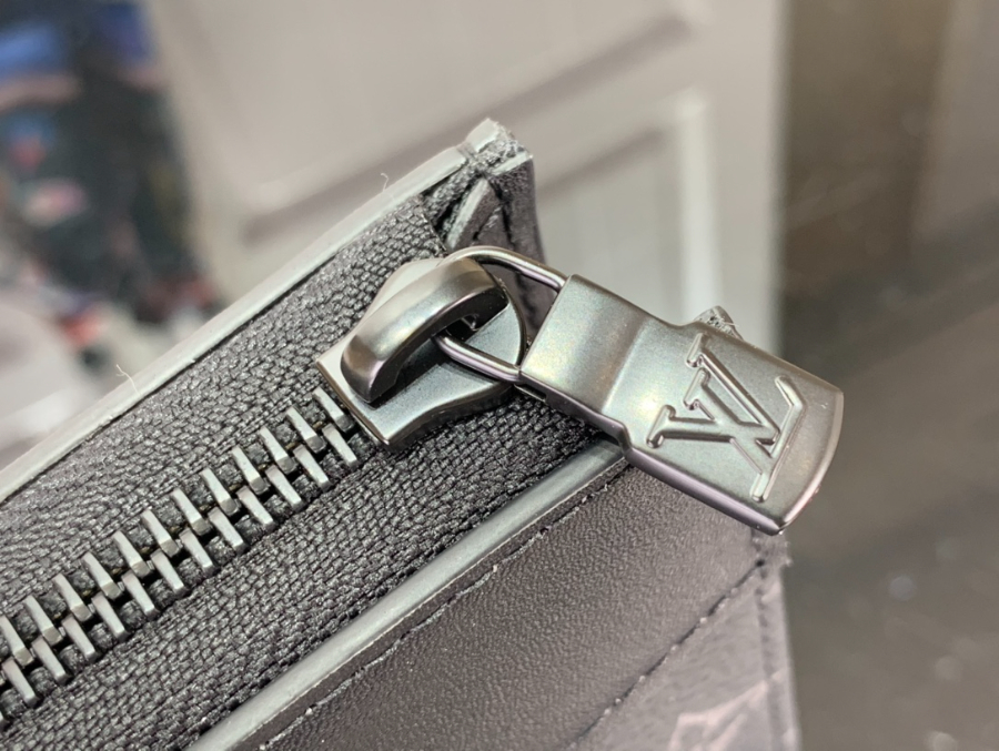 루이비통 포쉐트 주르 모노그램 이클립스 M82074 35252.8cm8.jpg