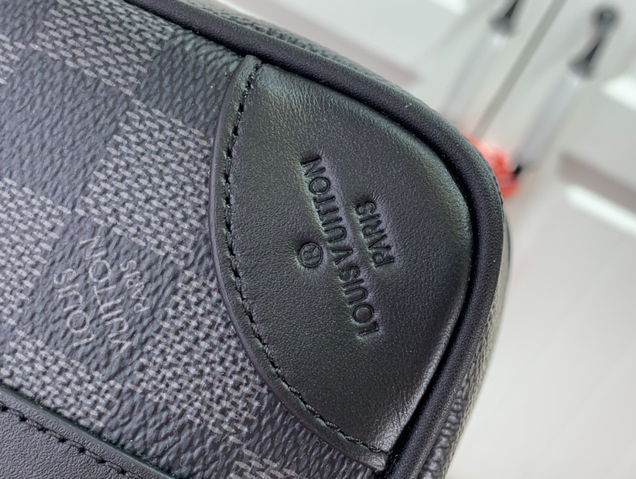 루이비통 포쉐트 카사이 클러치백 M82076 N60501 2515.56.5cm 1종6.jpg