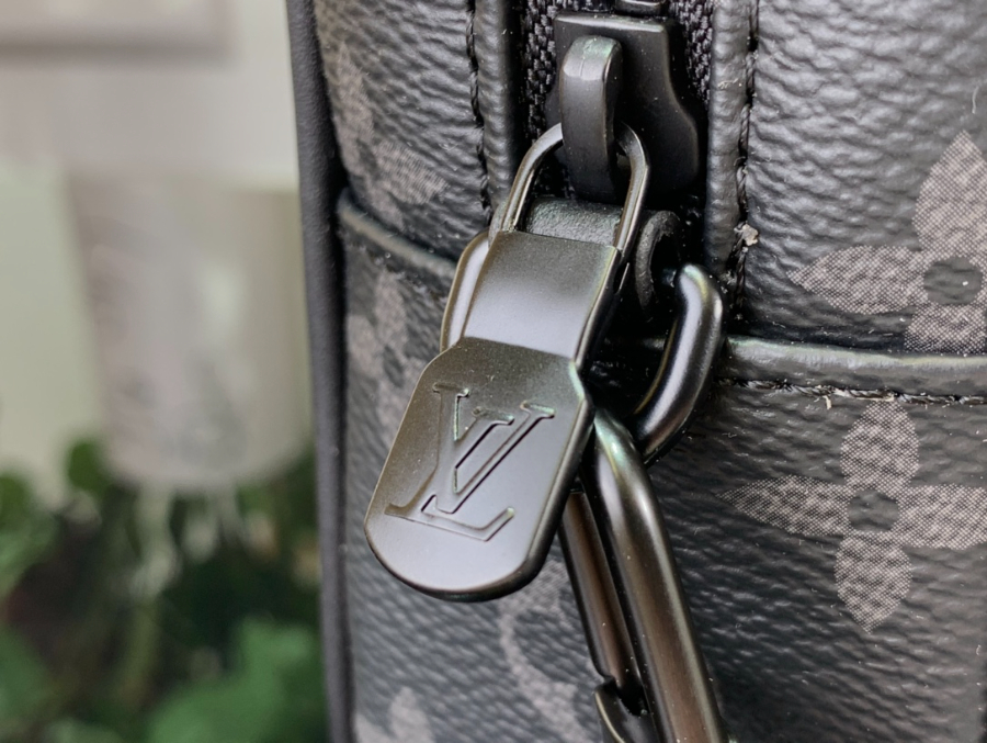 루이비통 포쉐트 카사이 클러치백 M82076 N60501 2515.56.5cm 2종7.jpg