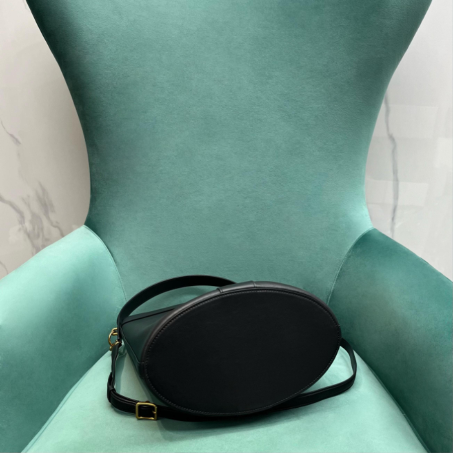 로랑 가죽 소재 Y 탑 핸들 버킷 백 블랙 840891 253415cm05.jpg