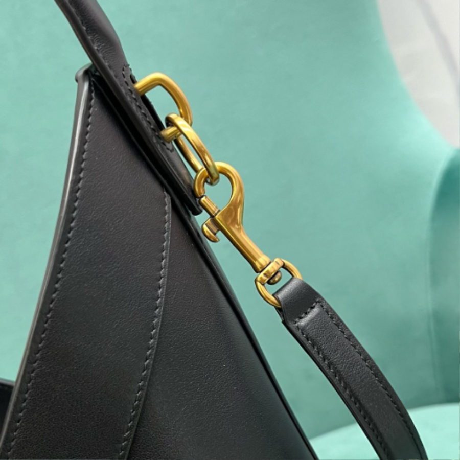 로랑 가죽 소재 Y 탑 핸들 버킷 백 블랙 840891 253415cm08.jpg