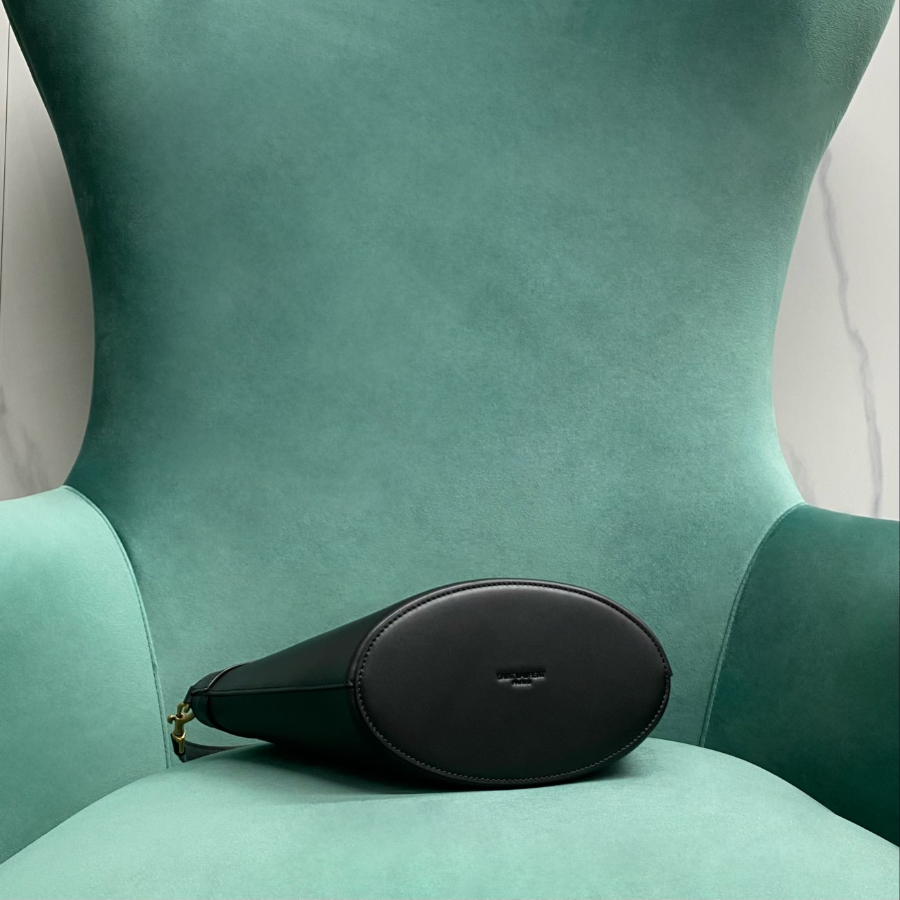 생로랑 CELIA 부드러운 가죽 소재의 미니 토트백 791069 271020cm 블랙4.jpg