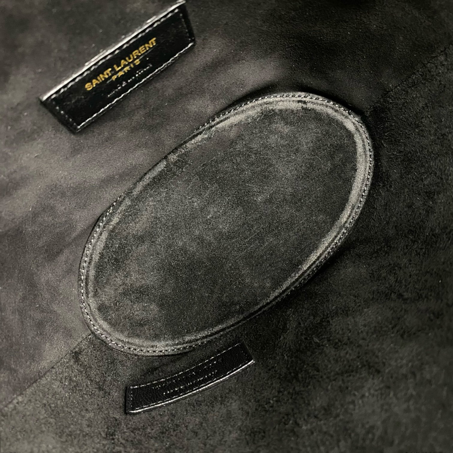 생로랑 CELIA 부드러운 가죽 소재의 미니 토트백 791069 271020cm 블랙5.jpg