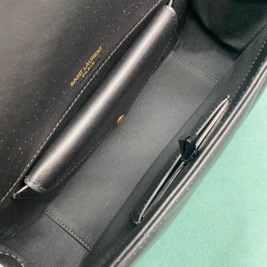 생로랑 MATELASSE 램스킨 소재의 LOULOU 루루 스몰백 801437 24146cm 블랙 골드5.jpg