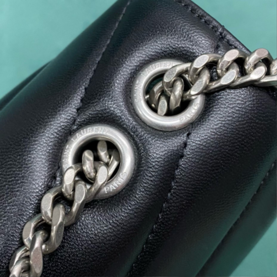 생로랑 MATELASSE 램스킨 소재의 LOULOU 루루 스몰백 801437 24146cm 블랙 실버07.jpg