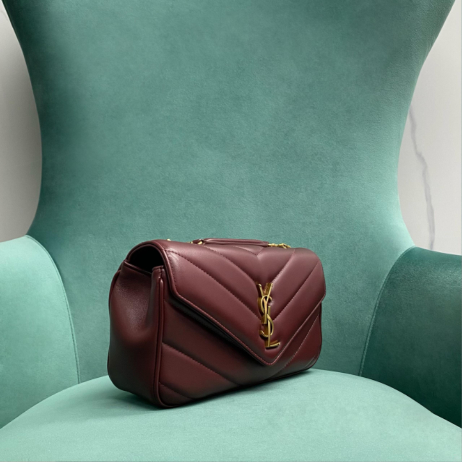 생로랑 MATELASSE 램스킨 소재의 LOULOU 루루 스몰백 801437 24146cm 와인3.jpg