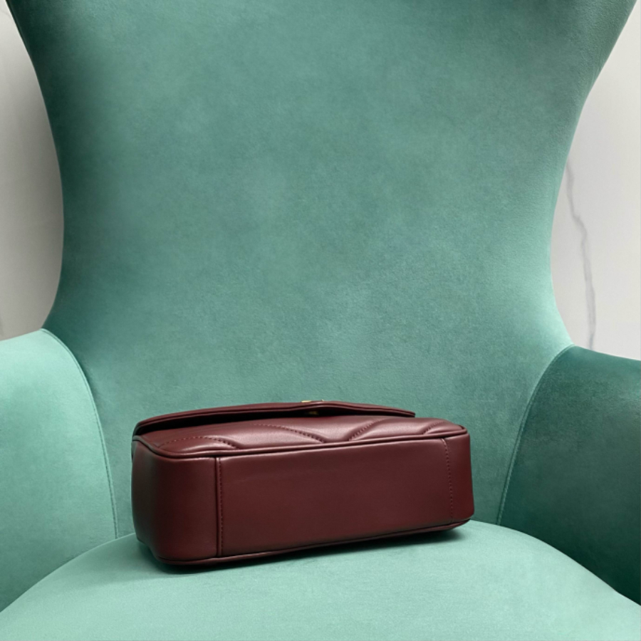 생로랑 MATELASSE 램스킨 소재의 LOULOU 루루 스몰백 801437 24146cm 와인4.jpg
