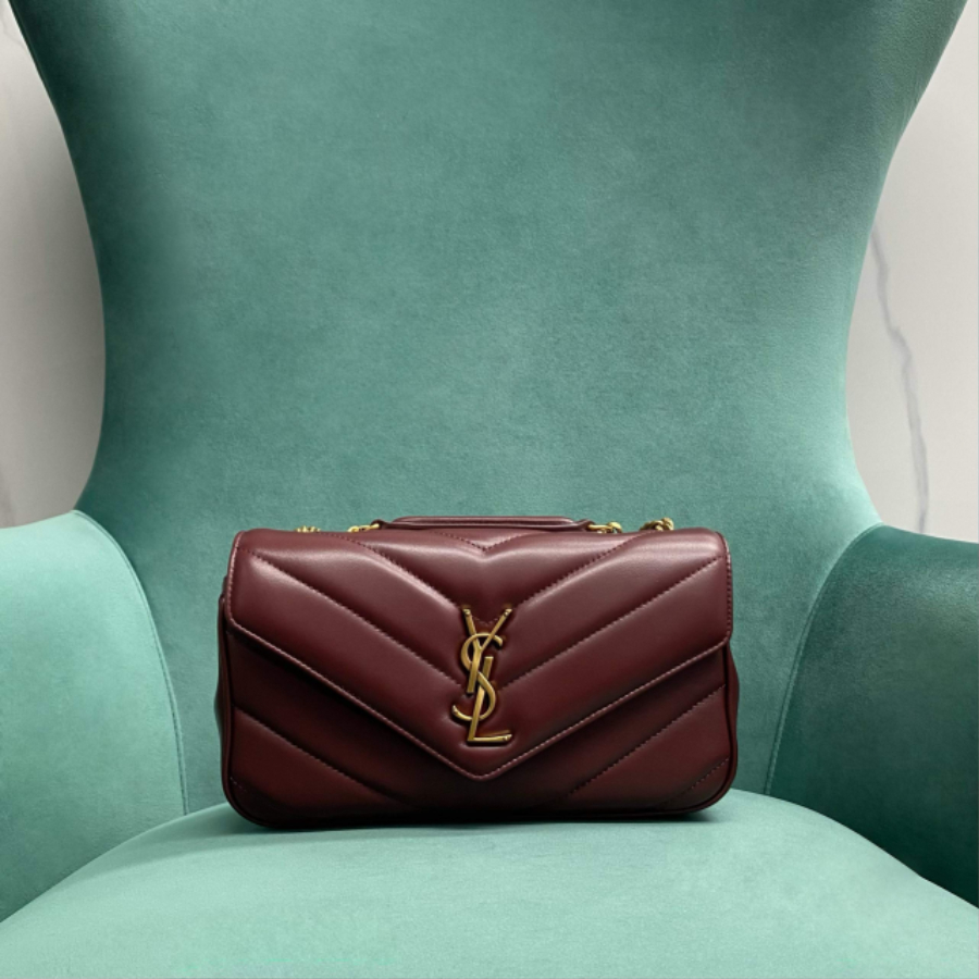 생로랑 MATELASSE 램스킨 소재의 LOULOU 루루 스몰백 801437 24146cm 와인1.jpg