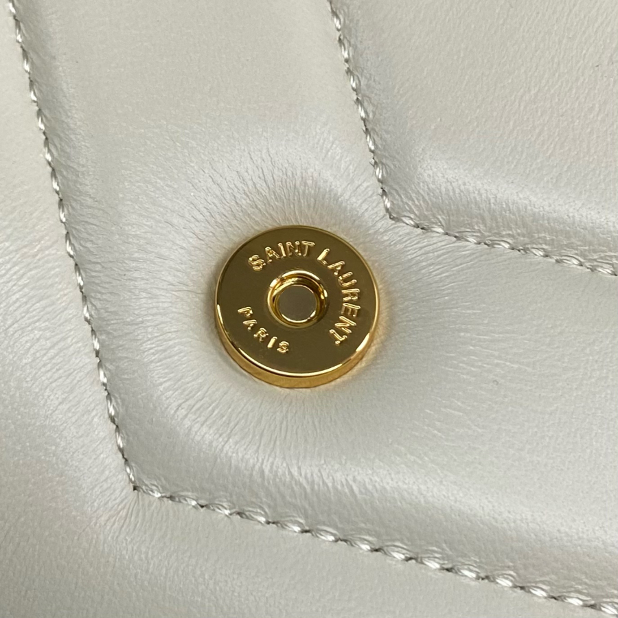 생로랑 MATELASSE 램스킨 소재의 LOULOU 루루 스몰백 801437 24146cm 화이트6.jpg