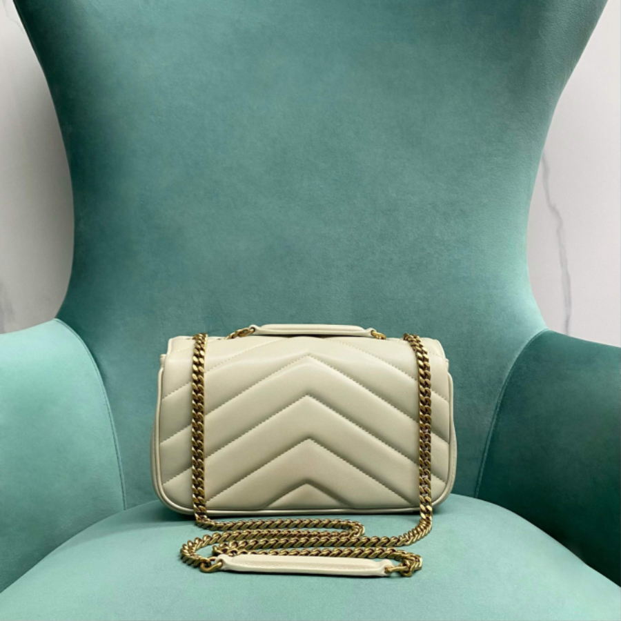 생로랑 MATELASSE 램스킨 소재의 LOULOU 루루 스몰백 801437 24146cm 화이트2.jpg