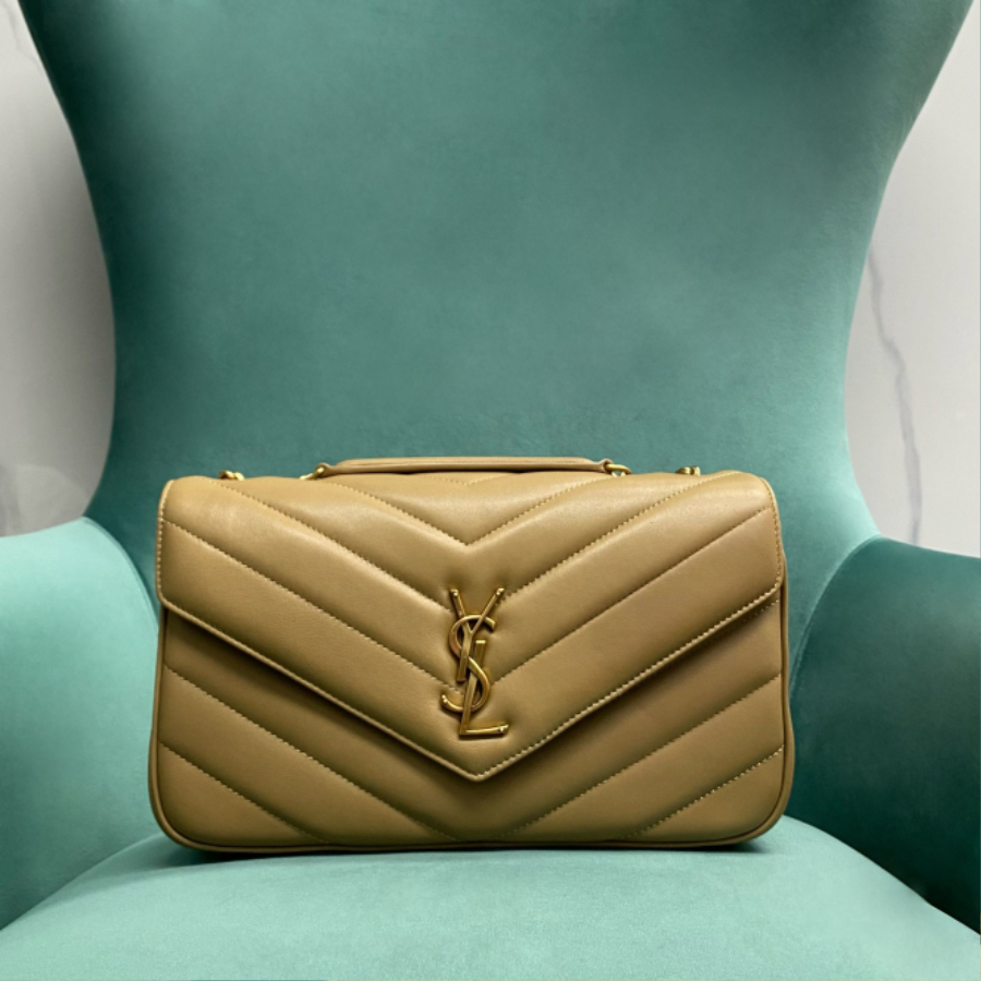 생로랑 MATELASSE 마틀라세 램스킨 소재의 LOULOU 루루 미디엄 백 801439 29178cm 라이트 브라운1.jpg