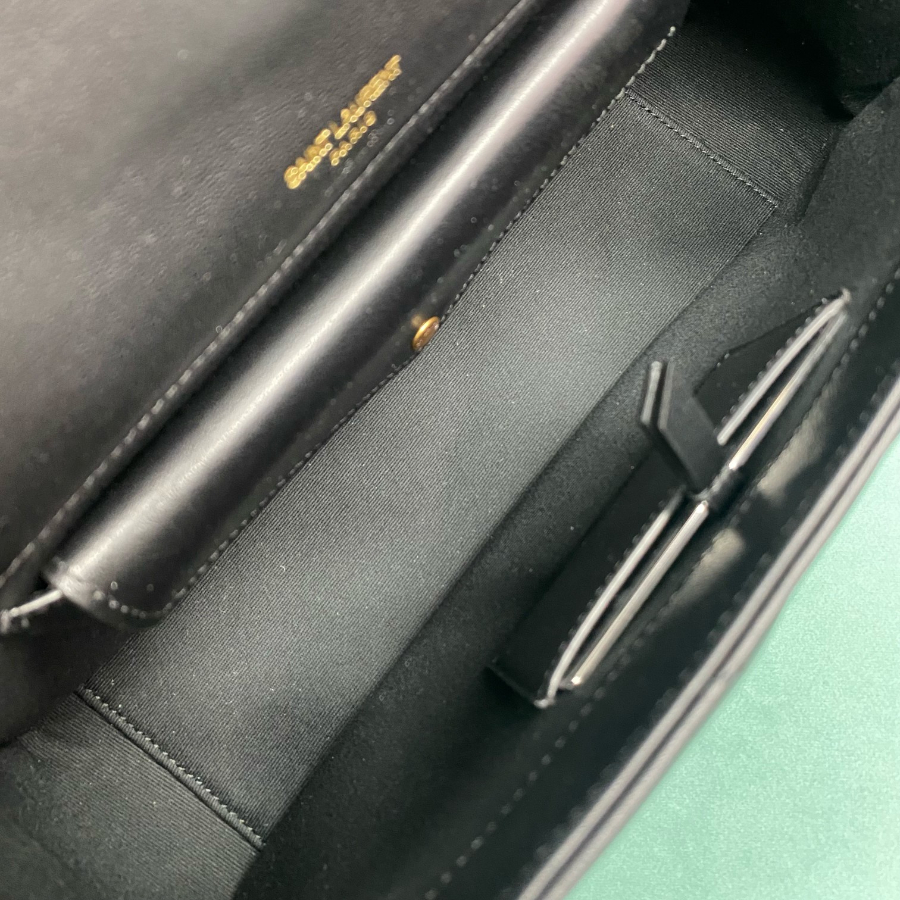 생로랑 MATELASSE 마틀라세 램스킨 소재의 LOULOU 루루 미디엄 백 801439 29178cm 블랙 골드6.jpg