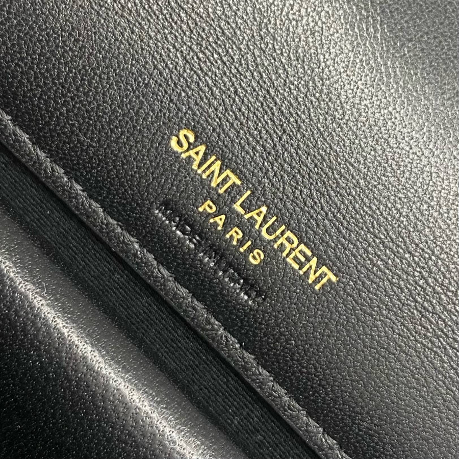 생로랑 MATELASSE 마틀라세 램스킨 소재의 LOULOU 루루 미디엄 백 801439 29178cm 블랙 골드9.jpg
