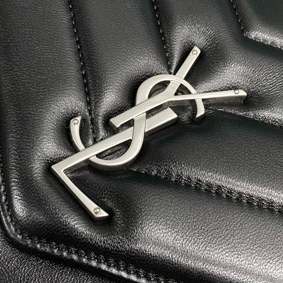 생로랑 MATELASSE 마틀라세 램스킨 소재의 LOULOU 루루 미디엄 백 801439 29178cm 블랙 실버09.jpg