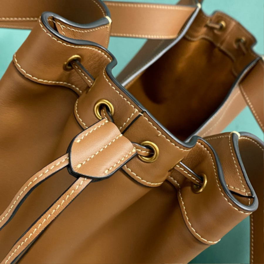 생로랑 가죽 소재의 Y 스몰 호보백 브라운 833160 2514.526cm05.jpg