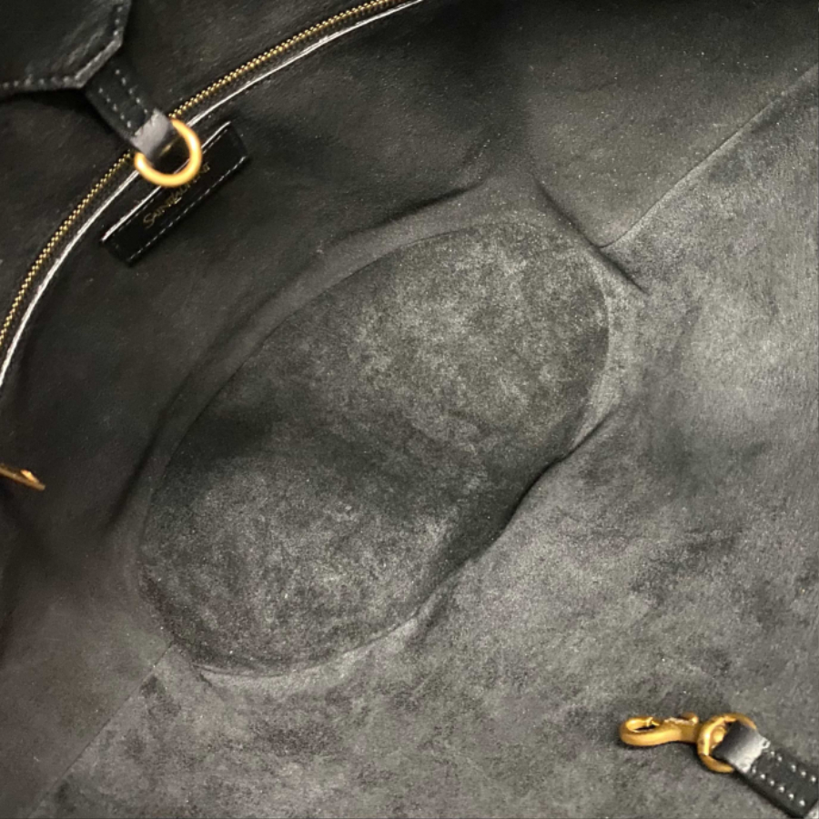 생로랑 가죽 소재의 Y 스몰 호보백 블랙 833160 2514.526cm05.jpg