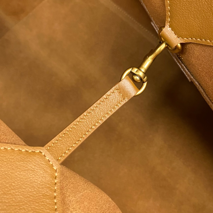 생로랑 가죽 소재의 Y 토트 817602 372333cm 브라운6.jpg