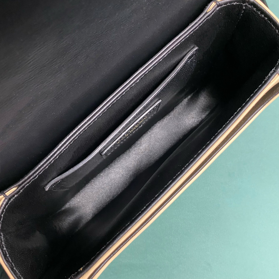 생로랑 가죽 스몰 사첼 백 배색 블랙 634306 18.5144cm5.jpg