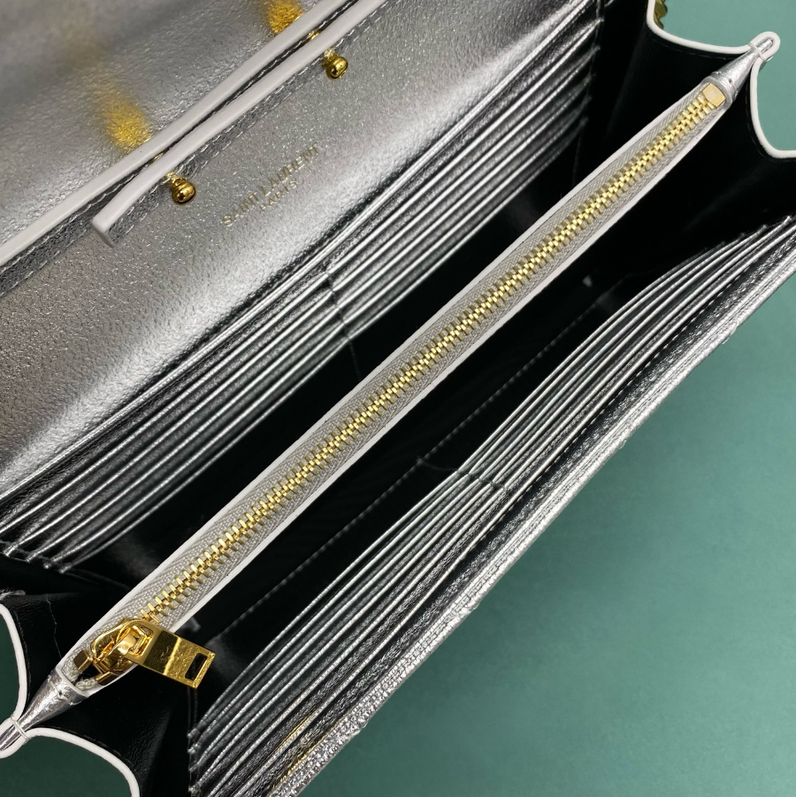 생로랑 그랑 드 뿌드르 가죽 소재 CASSANDER 클래식 체인 지갑 377828 22.5414cm 실버5.jpg