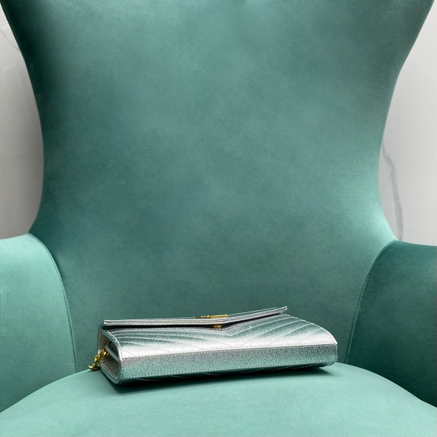 생로랑 그랑 드 뿌드르 가죽 소재 CASSANDER 클래식 체인 지갑 377828 22.5414cm 실버4.jpg