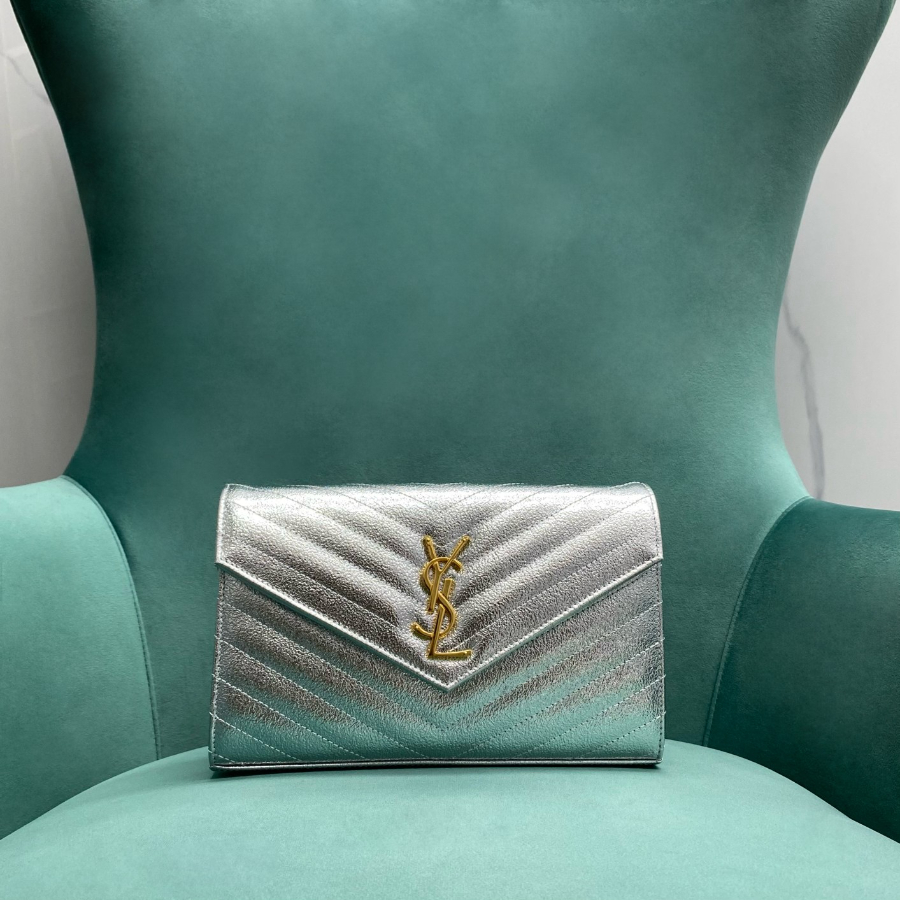 생로랑 그랑 드 뿌드르 가죽 소재 CASSANDER 클래식 체인 지갑 377828 22.5414cm 실버1.jpg