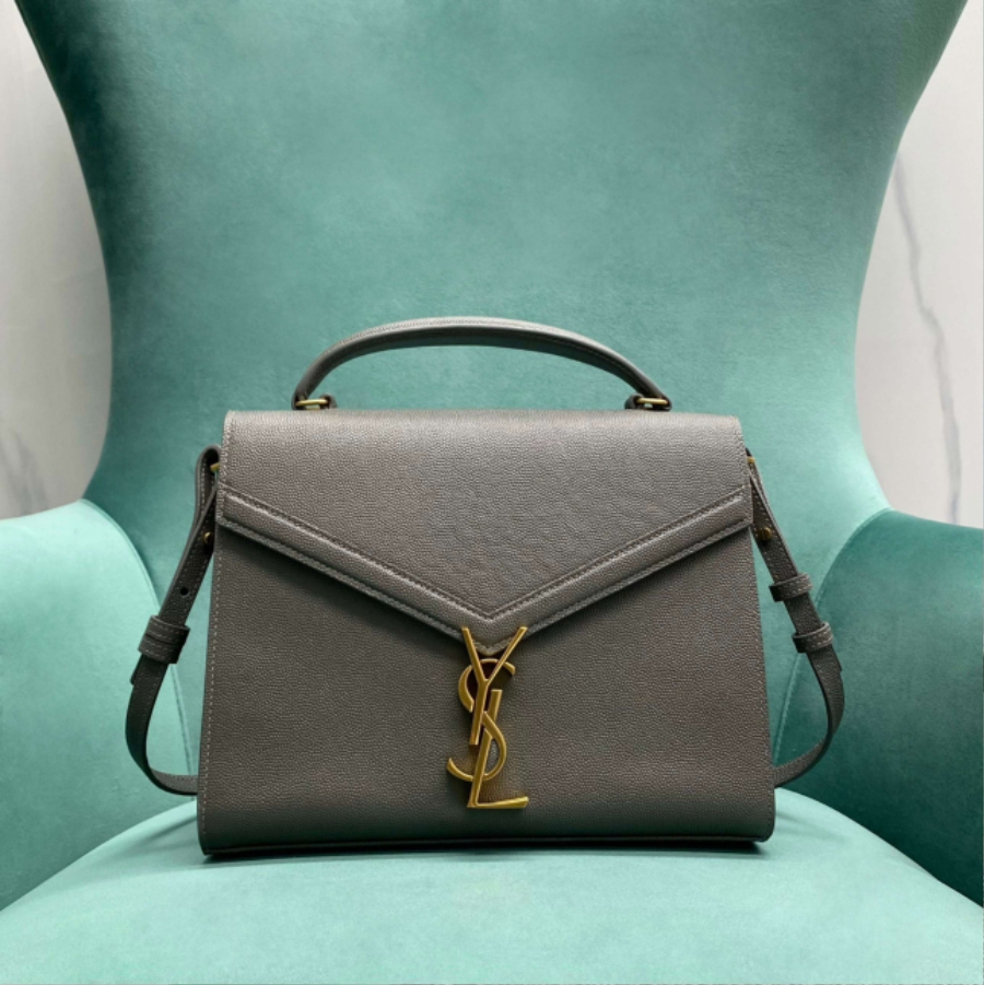 생로랑 그랑 드 뿌드르 엠보스드 가죽 소재의 CASSANDRA 미디엄 탑 핸들 백 그레이 623931 241019.5cm1.jpg