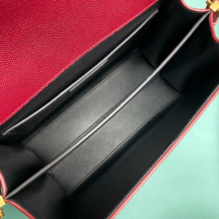 생로랑 그랑 드 뿌드르 엠보스드 가죽 소재의 CASSANDRA 미디엄 탑 핸들 백 레드 623931 241019.5cm3.jpg