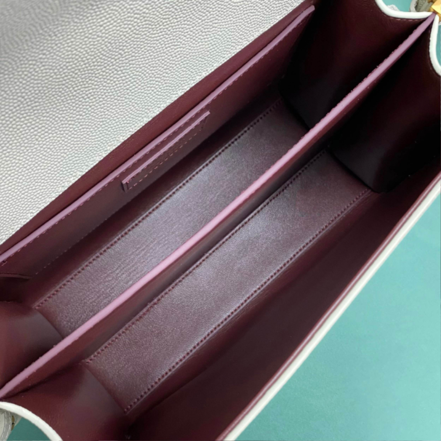생로랑 그랑 드 뿌드르 엠보스드 가죽 소재의 CASSANDRA 미디엄 탑 핸들 백 화이트 623931 241019.5cm3.jpg
