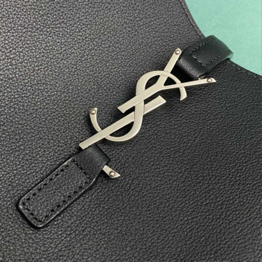 생로랑 그레인 가죽 소재 소몰 5 A 7 713938 229.521.5cm 블랙 실버7.jpg