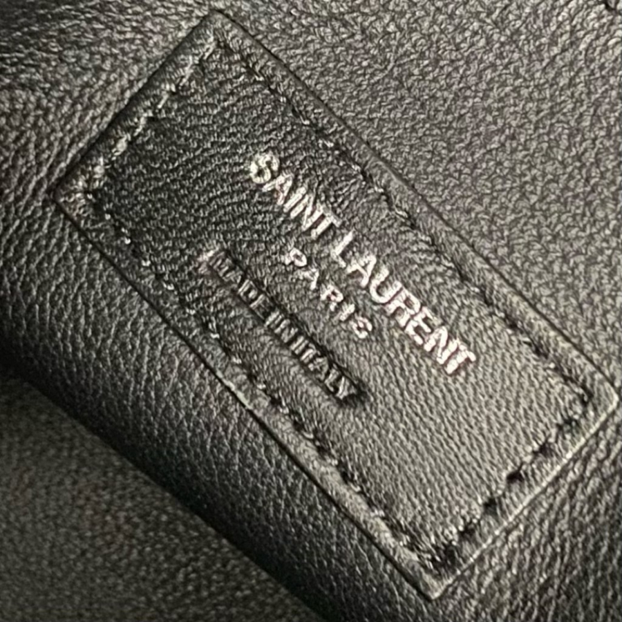 생로랑 그레인 가죽 소재 소몰 5 A 7 713938 229.521.5cm 블랙 실버8.jpg