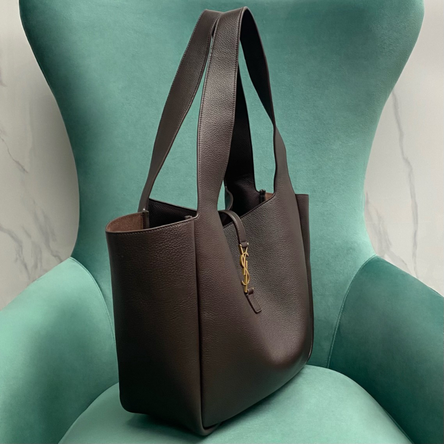 생로랑 그레인 가죽 소재의 LE 5 A 7 BEA 763435 502818cm 초콜릿3.jpg