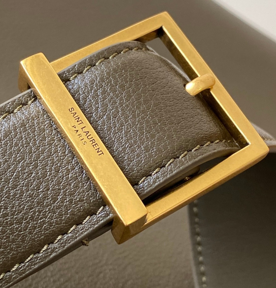 생로랑 그레인 가죽 소재의 LE 5 A 7 소프트 라지백 753837 301331cm 다크 올리브3.jpg