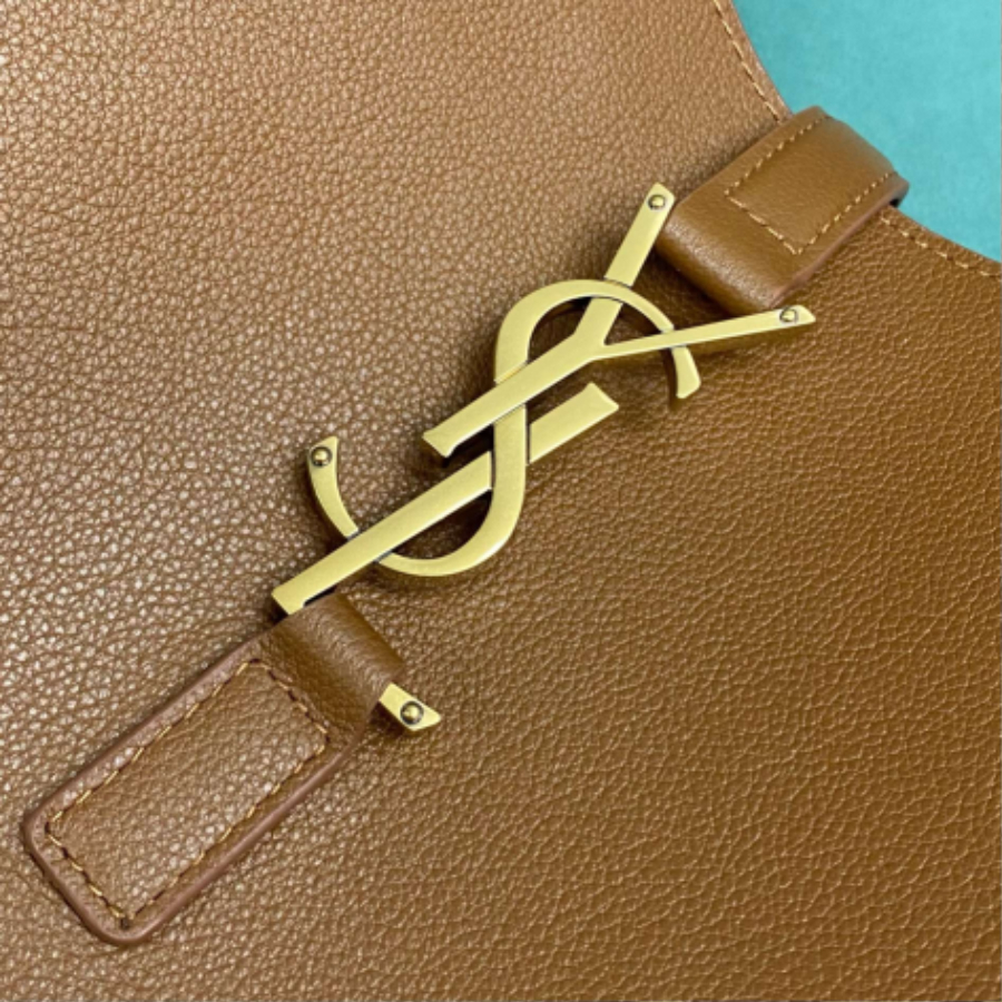 생로랑 그레인 가죽 소재의 LE 5 A 7 소프트 라지백 753837 301331cm 브라운6.jpg