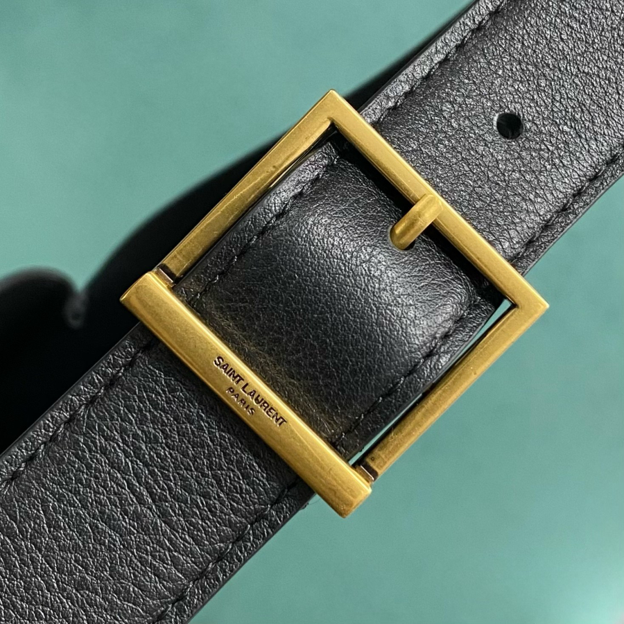 생로랑 그레인 가죽 소재의 LE 5 A 7 소프트 라지백 753837 301331cm 블랙6.jpg