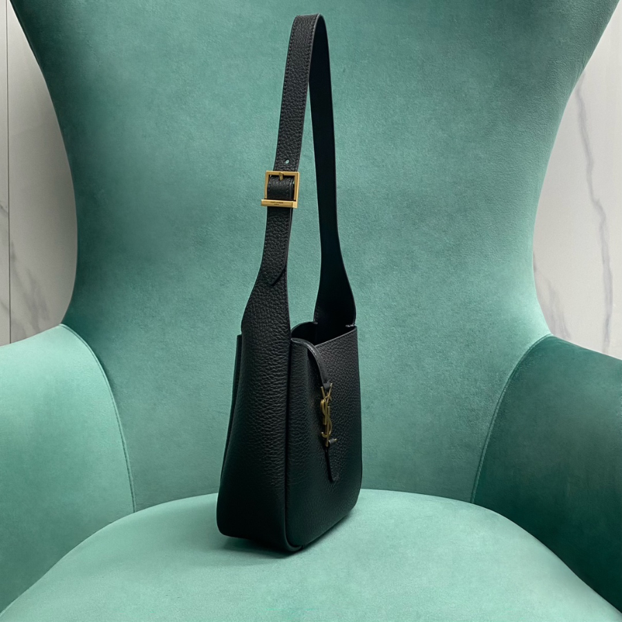 생로랑 그레인 가죽 소재의 유영한 LE 5 A 7 베이비백 809461 15716cm 블랙4.jpg