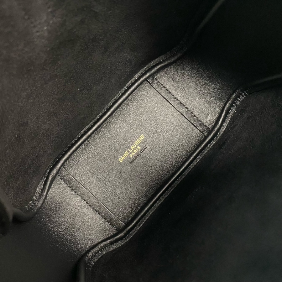 생로랑 그레인 가죽 소재의 유영한 LE 5 A 7 베이비백 809461 15716cm 블랙7.jpg