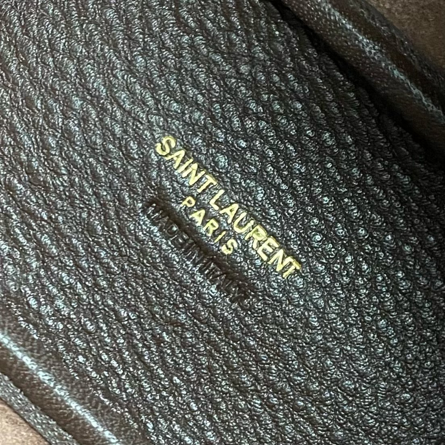 생로랑 그레인 가죽 소재의 유영한 LE 5 A 7 베이비백 809461 15716cm 초콜릿08.jpg