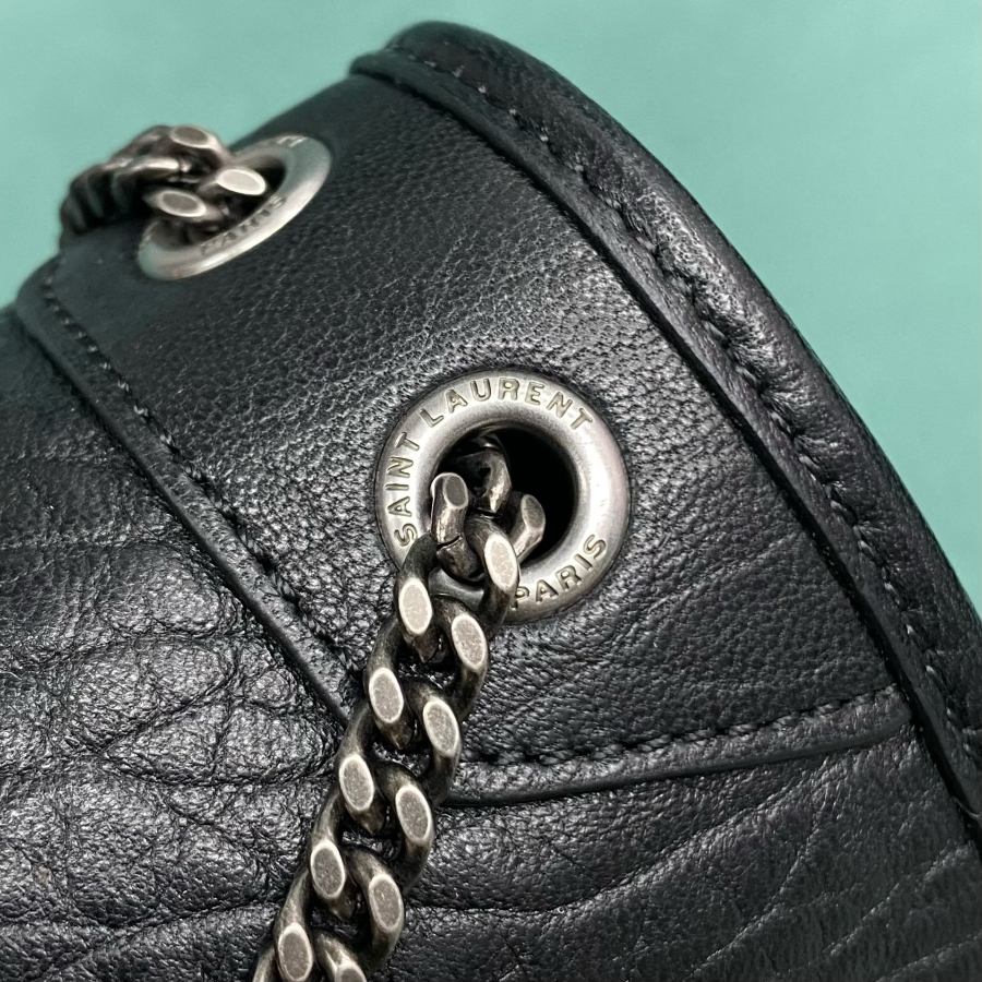 생로랑 그레인 램스킨 소재 NIKI 미니 블랙 828736 1812.55cm7.jpg