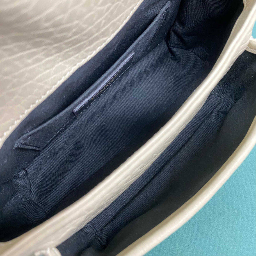 생로랑 그레인 램스킨 소재 NIKI 미니 아이보리 828736 1812.55cm05.jpg