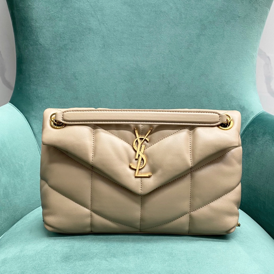 생로랑 나파 퀼팅 가죽 소재 PUFFER 스몰 577476 281118cm 다크 베이지1.jpg